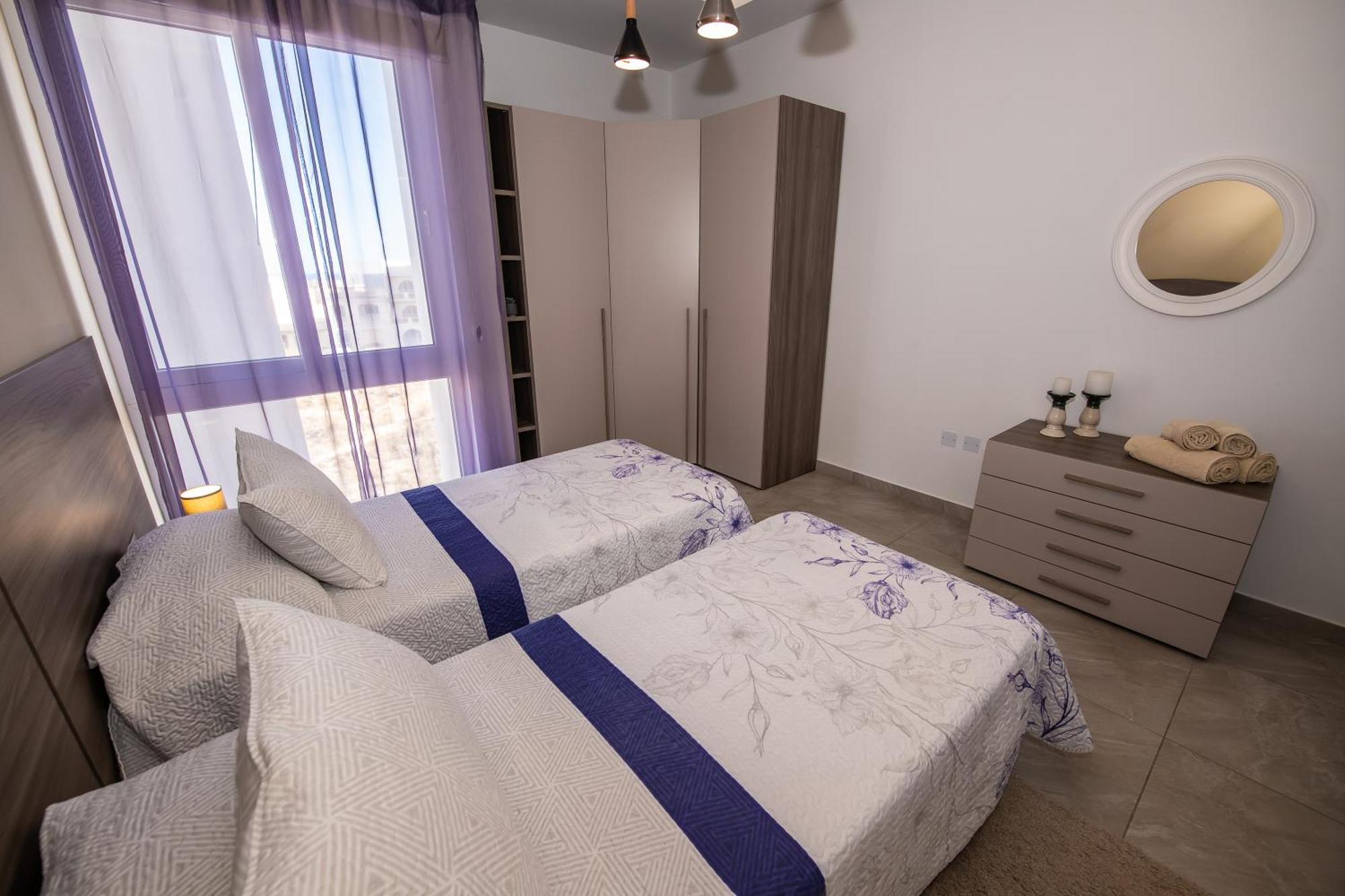 Clifftop Modern Apartment Mellieħa Esterno foto