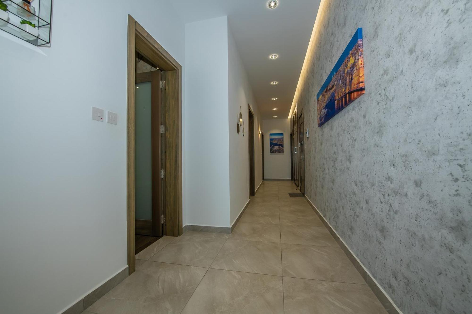 Clifftop Modern Apartment Mellieħa Esterno foto