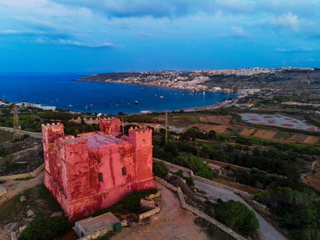 Clifftop Modern Apartment Mellieħa Esterno foto